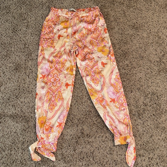 Zara The Sasha Pink Orange Satin Printed Tapered Tie Hem
Pants size S - Picture 7 of 8
